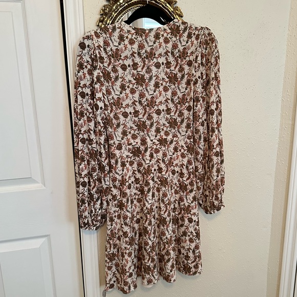 𝅺GIBSON Latimer Twist Front Long Sleeve Crepe Floral Dress - Picture 6 of 8